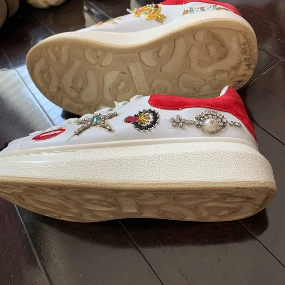 Shoes - Picture 4 of 4